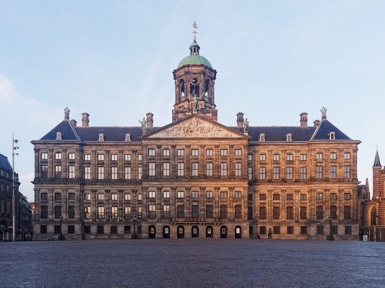 Damrak, Praça Dam e Palácio Real (Koninklijk Paleis)