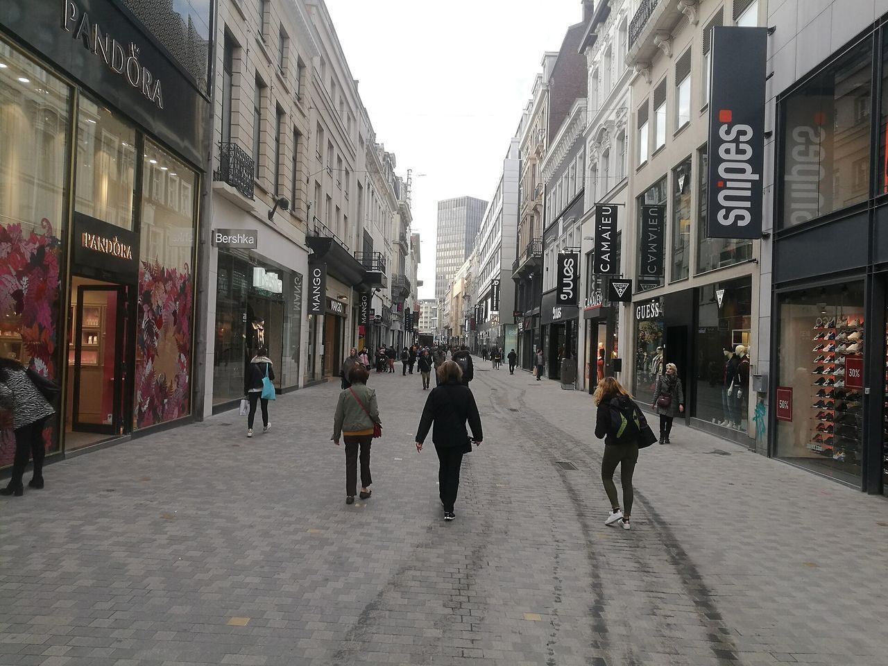 Rue Neuve + centro comercial City2